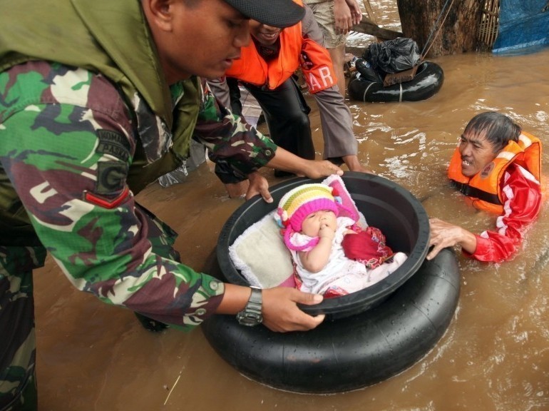 Indonesia Lũ lụt ảnh hưởng nặng nề đến cuộc sống của người dân thủ đô Jakarta